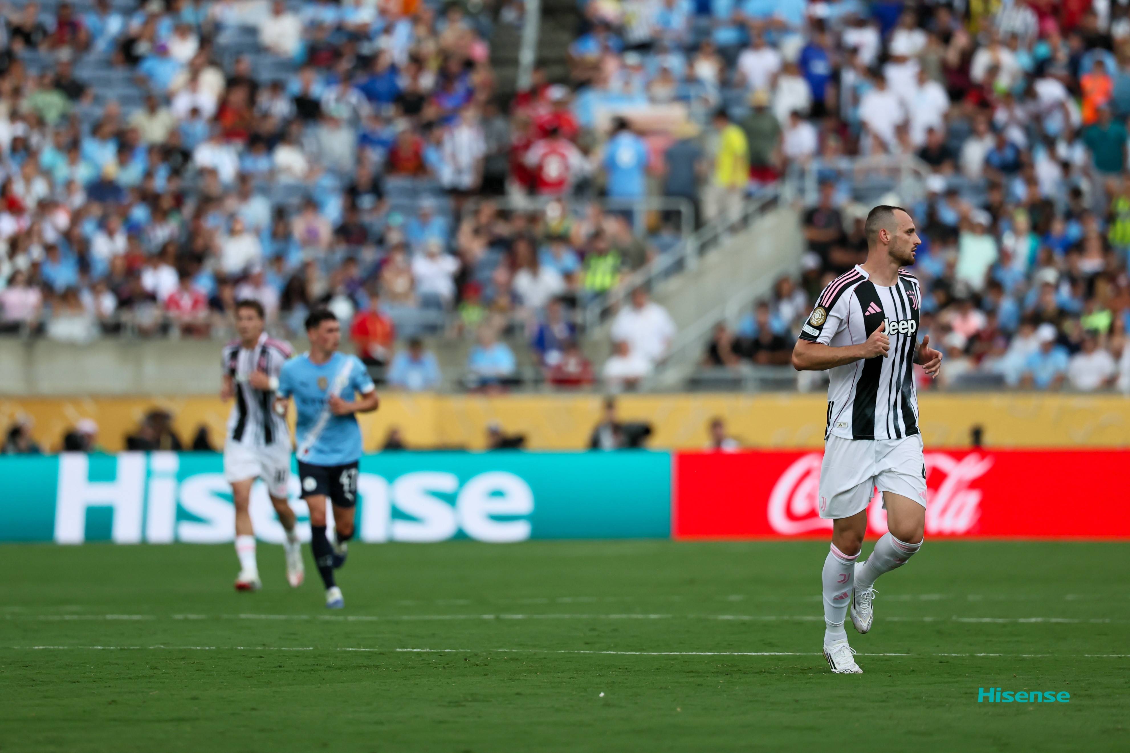 爱游戏官网APP-持续失利首场状态出色，皇家马德里观众沸腾！，詹姆斯重返赛场再创辉煌时刻的简单介绍