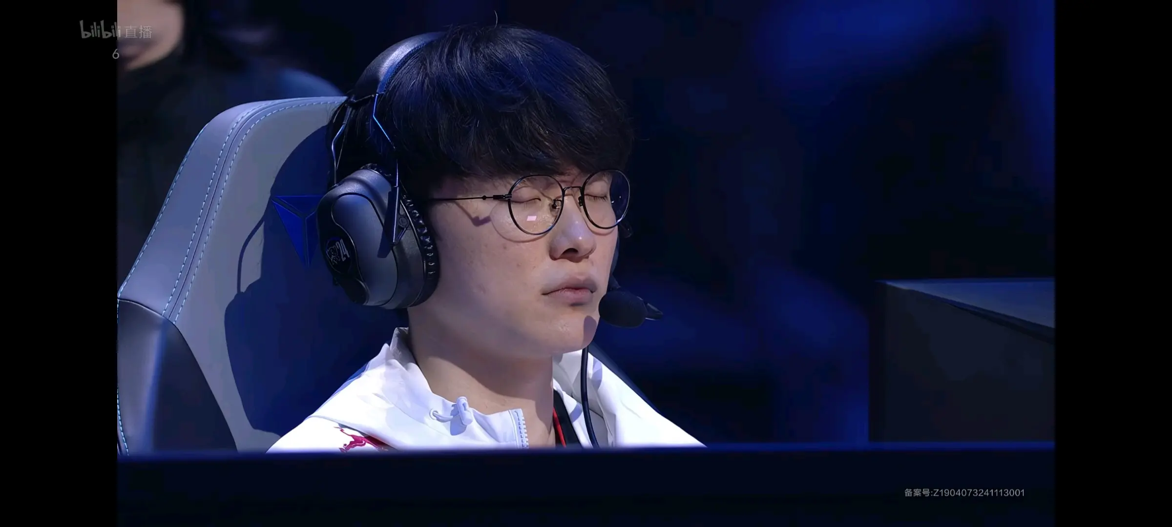 爱游戏官网-西班牙队观众热烈欢呼！，Faker迎来十五赛季出色发挥热度持续攀升的简单介绍