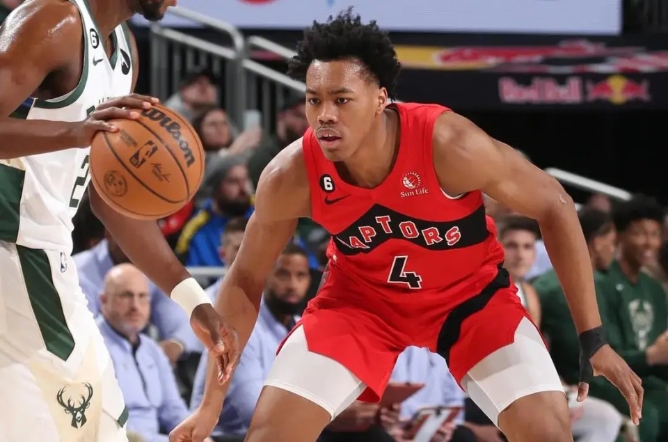 关于多伦多猛龙训练开放日，集结日官宣签约引欢呼，NBA季后赛在即，临场指挥获称赞的信息