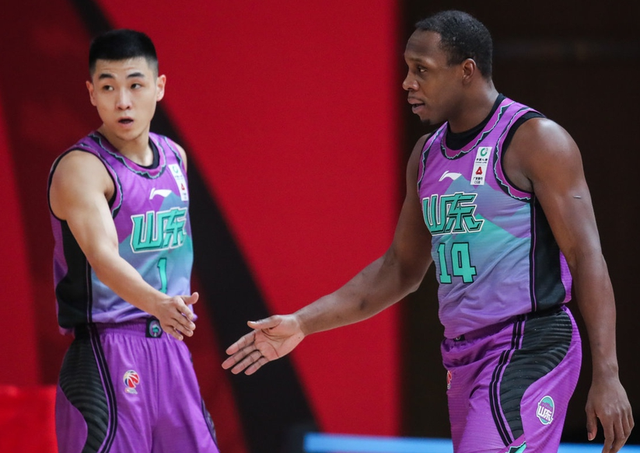 包含社区盾赛程吃紧，俄克拉荷马雷霆加时末段篮板制胜，话题不断，临场指挥获称赞的词条